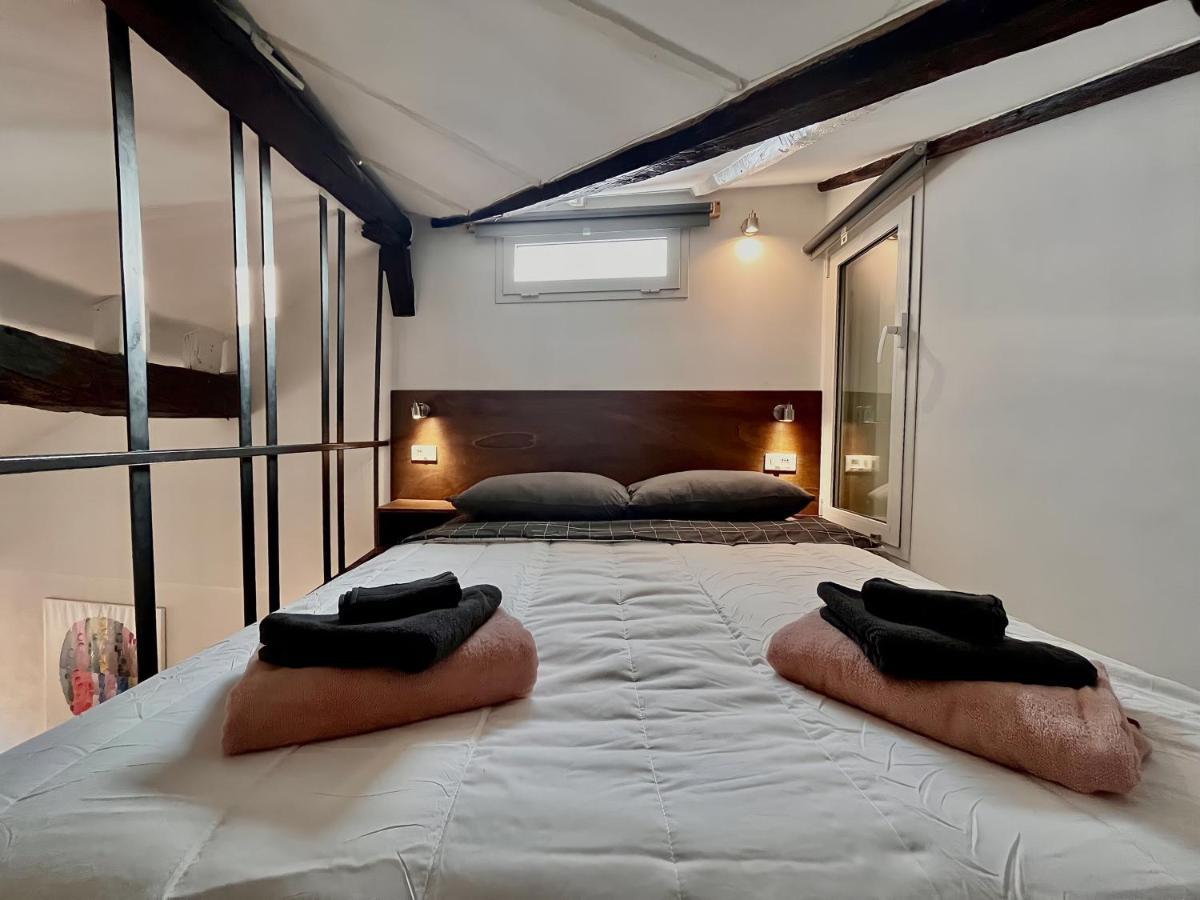 Piazza Pontida Modern Loft Bergamo Lägenhet Exteriör bild